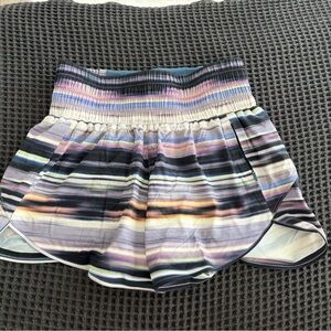 Outdoor Voices Lightspeed 3” running shorts NWT sz S